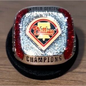 Philadelphia Phillies Commemorative 2008 World Series Champions Ring